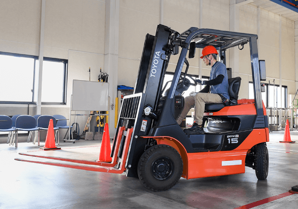 フォークリフト